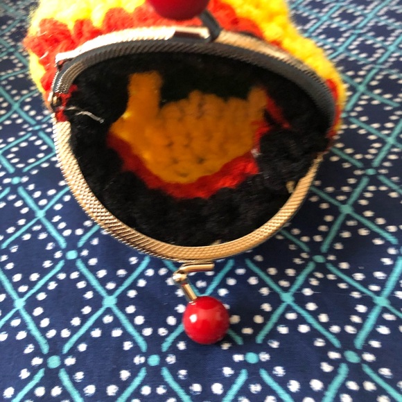Hand knitted coin purse - Picture 4 of 6